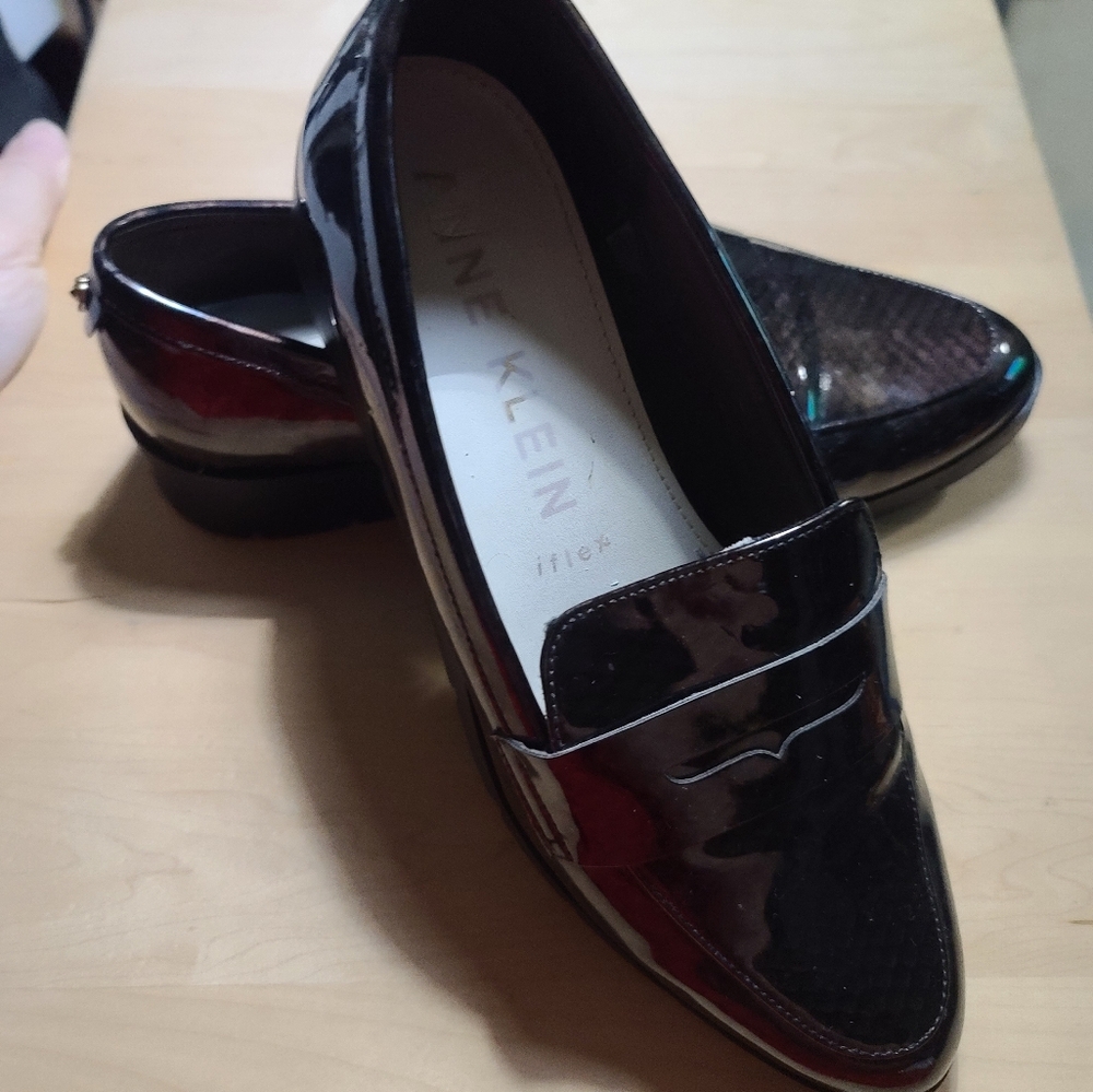 Women's Anne Klein Loafers Tortoise Color Size 9 1/2 M